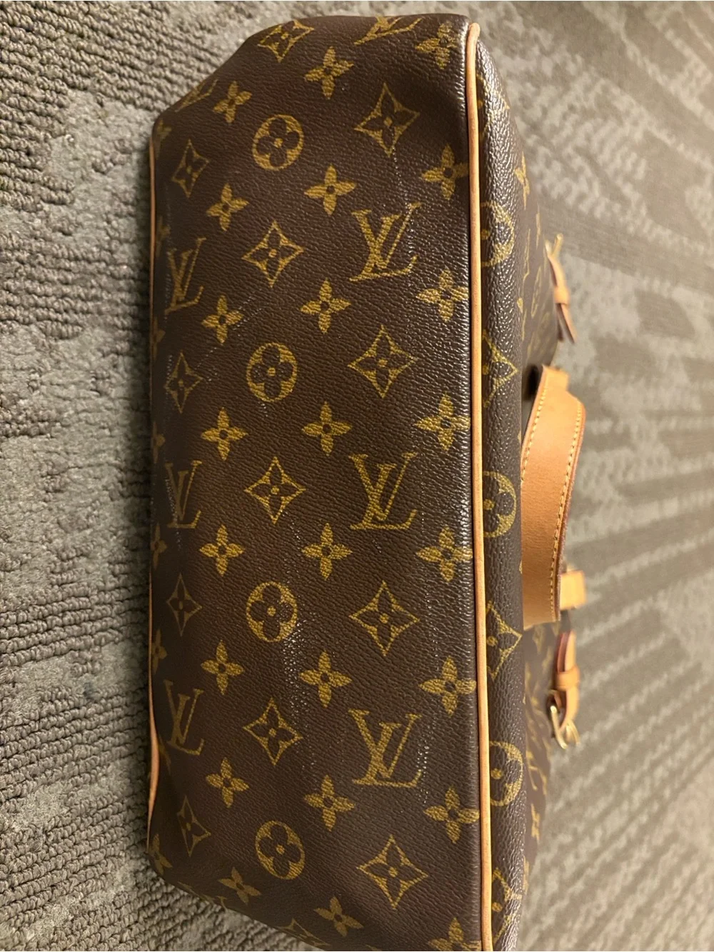 Authentic Louis Vuitton Batignolles Monogram Canvas Shoulder Bag